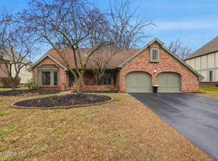 7350 Whispering Oak Dr, Sylvania, OH 43560