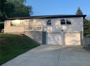 5011 NW Linder Ln, Kansas City, MO 64151