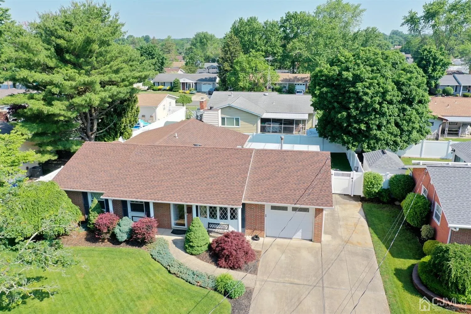 15 Sheffield Ave photo 1