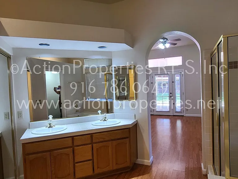 1417 Hurlston Way — Photo 16