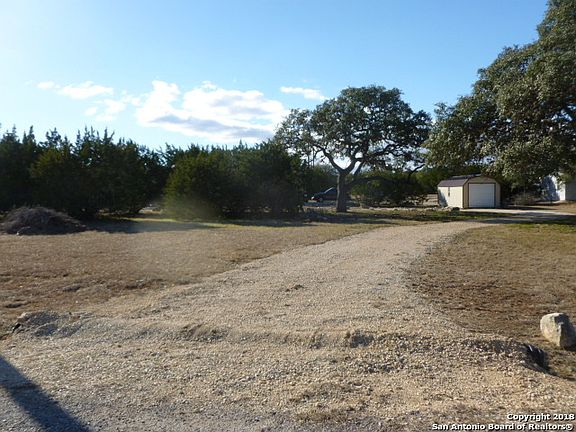 4th image of 625 Private Road 1517