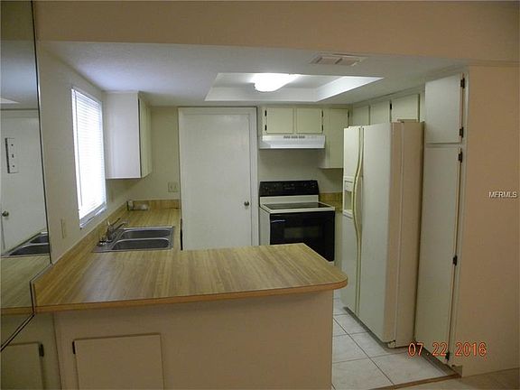3rd image of 1073 Buttercup Dr