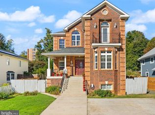 6926 Alpine Dr, Annandale, VA 22003