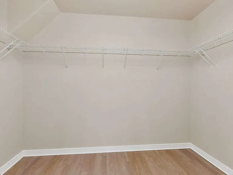 7619 Toledo Bnd — Photo 11