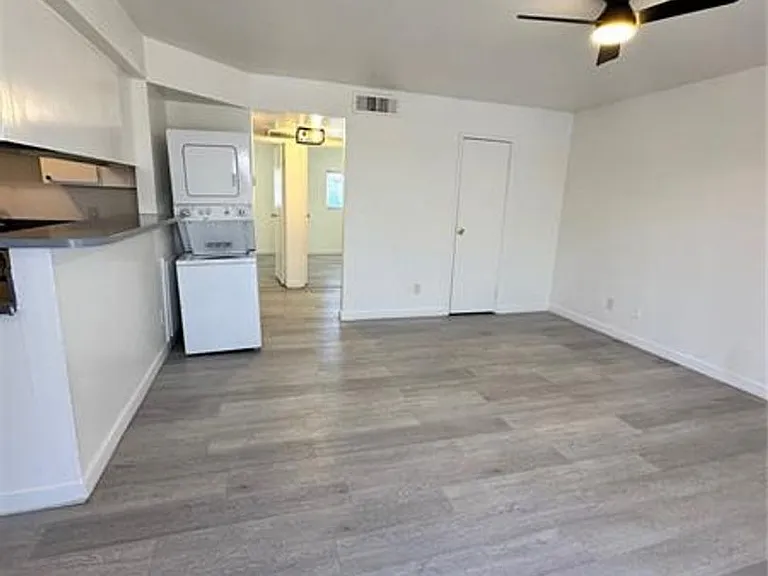 4920 Stanley Ave — Photo 28