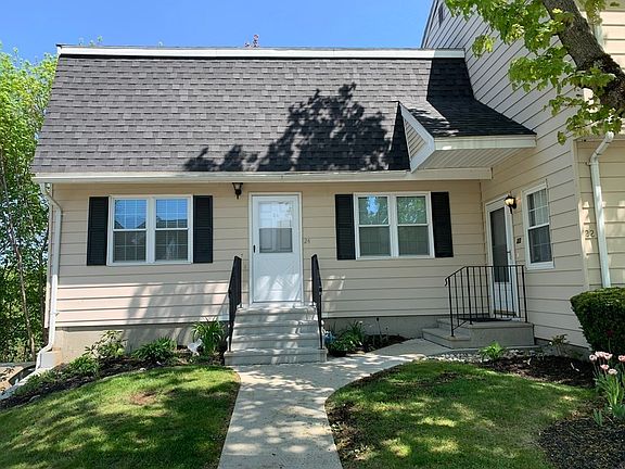2nd image of 24 Pamela Ln #15-1