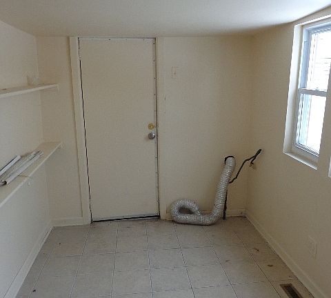 4th image of 9622 Melvina Ave