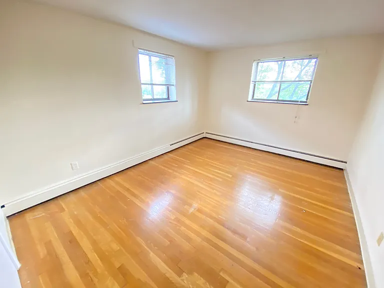 20 Riverside St #5 — Photo 5