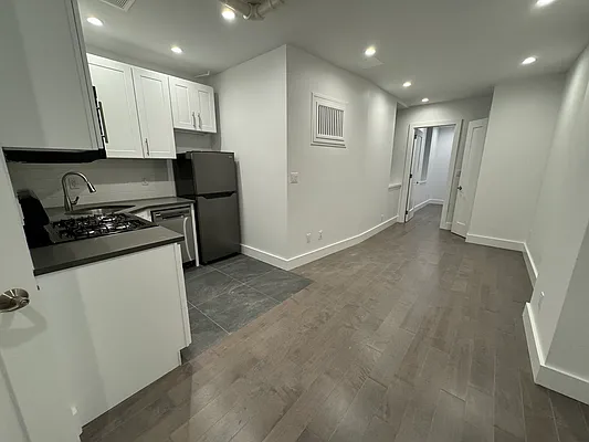 Rented by CNYC Apartments | media 22