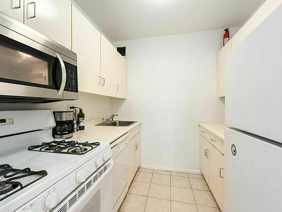 5th image of 150 E 85th St APT 8I