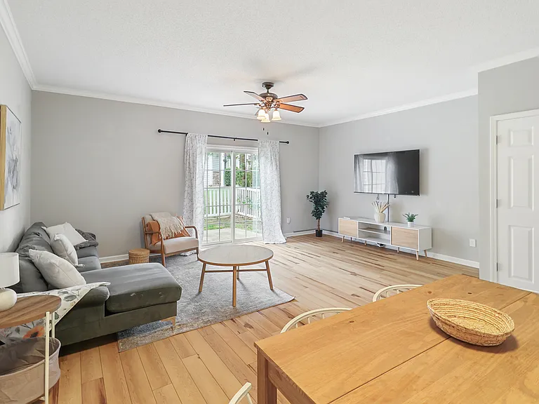 504 Auburn Square Dr — Photo 5
