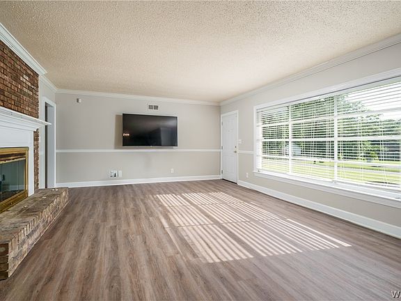 4th image of 1617 26th Ave E