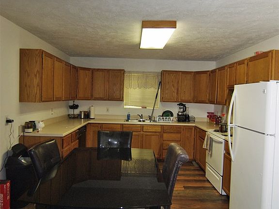 5th image of 608 Court St #610