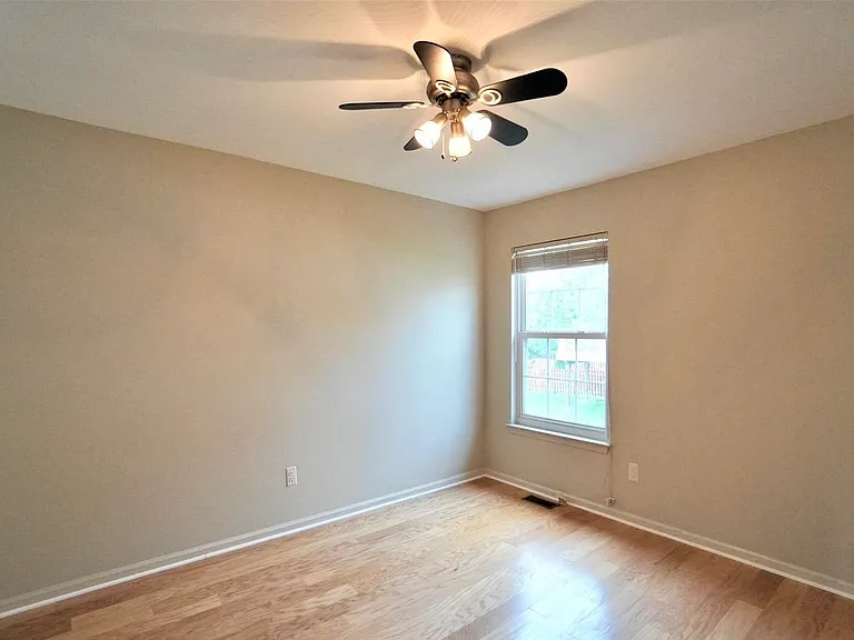 2607 Virginia Ln — Photo 25