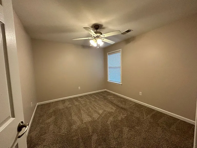 1390 Island Town Dr — Photo 25