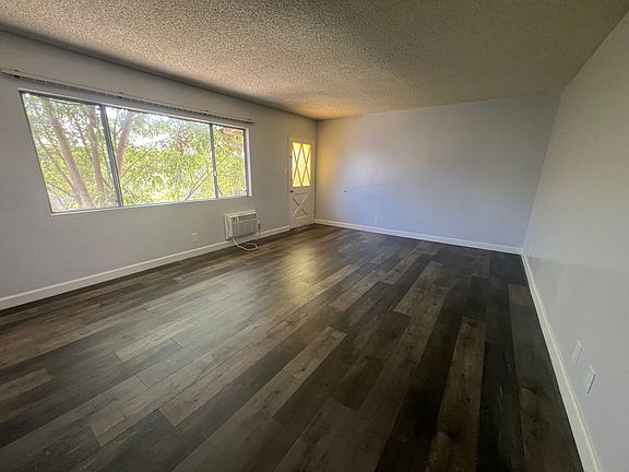 5th image of 409 N Marguerita Ave #40907
