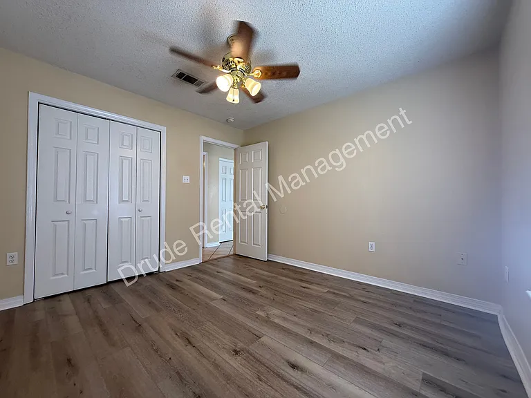 508 Cedar Ln — Photo 15