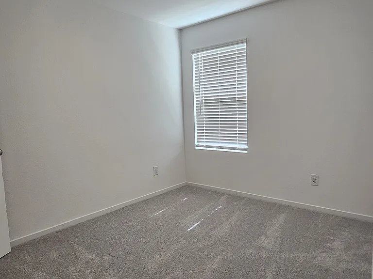 1600 Baron Ln — Photo 11