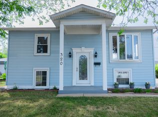 320 Eaton Ave, Romeoville, IL 60446