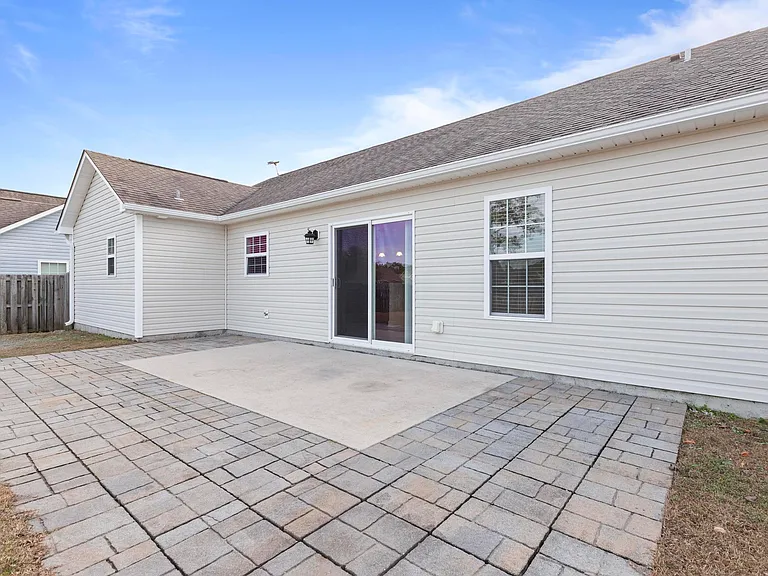 406 Amaryllis Ln — Photo 13