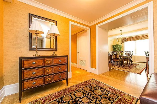 Sold by Remax Real Estate Professionals | media 19