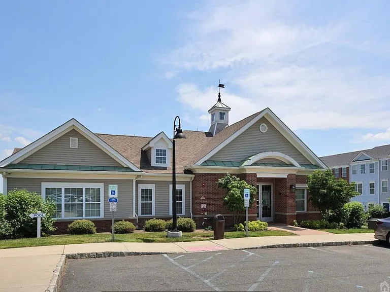 31 Woodlake Dr — Photo 34