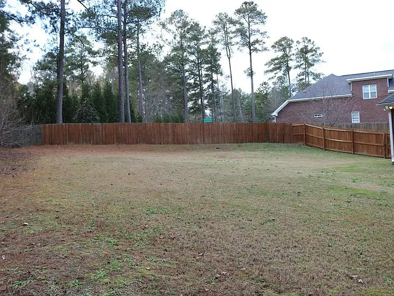 806 Leslie Ct — Photo 11
