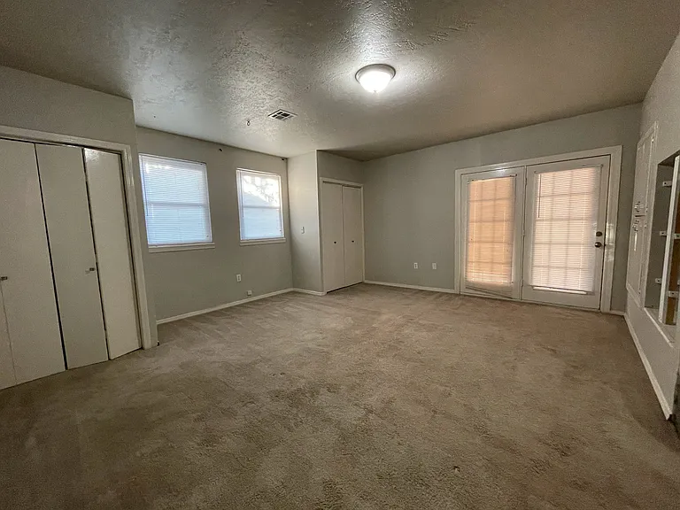 1807 Comanche St NW — Photo 22