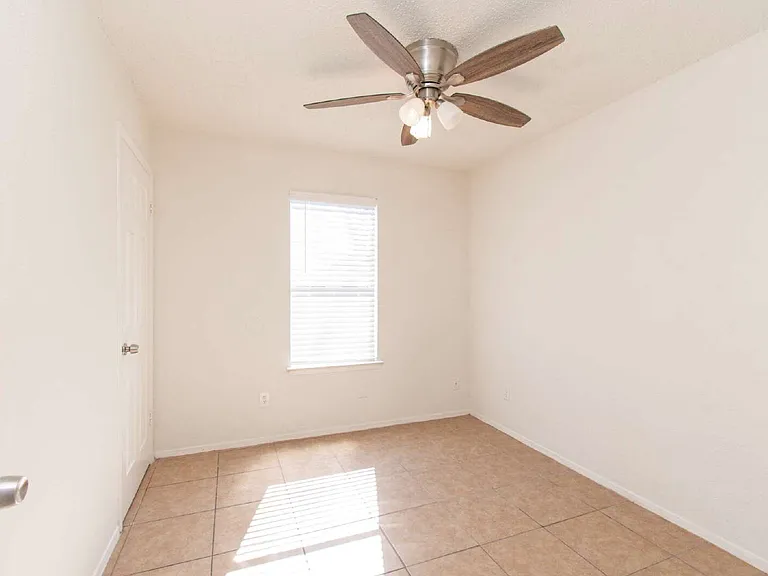 4405 Teri Rd #B — Photo 7