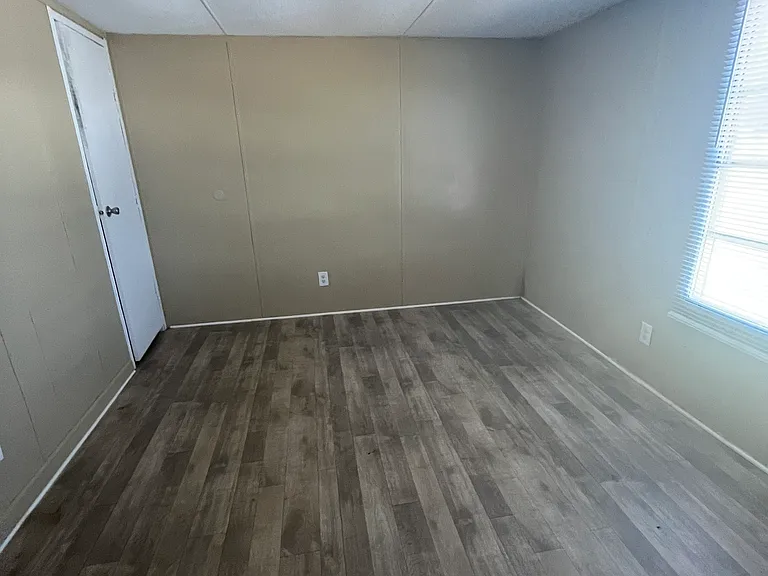3810 Dawson St — Photo 3
