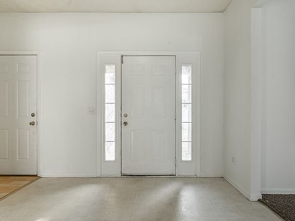5th image of 2340 Gradison Cir
