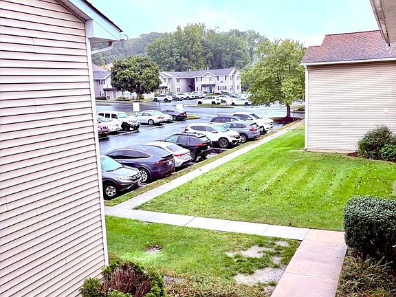 3rd image of 100 Hillside Dr APT C14