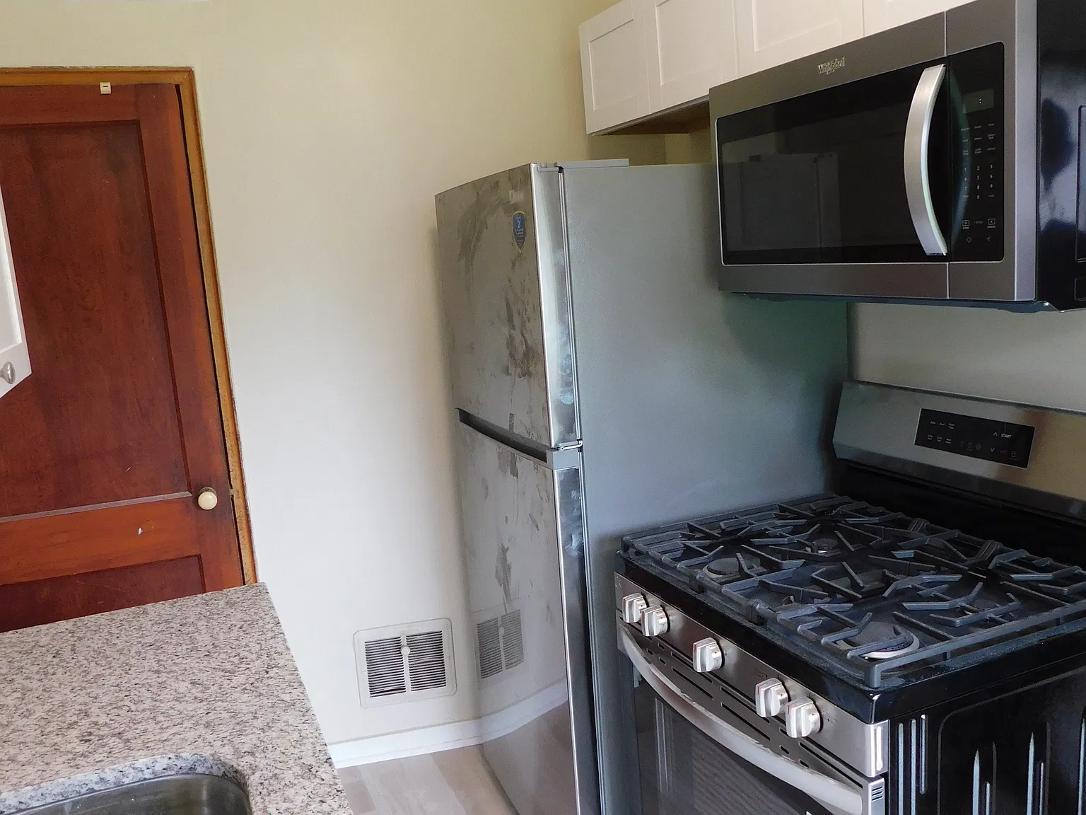 2 bed, 900 sqft, $1,195 — Photo 2