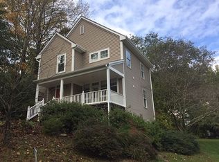 9681 Farmside Pl, Vienna, VA 22182