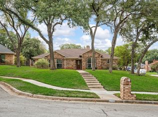 3804 Berkshire Ct, Bedford, TX 76021
