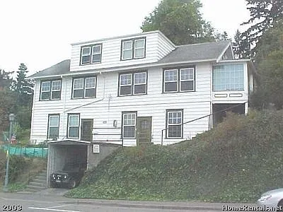2002 Lafayette St