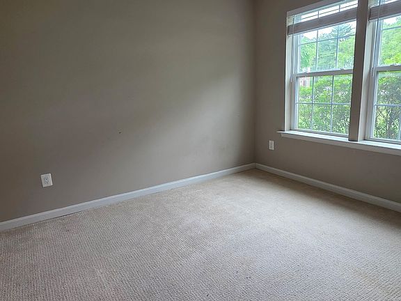 3rd image of 1120 Bayberry Ln #1
