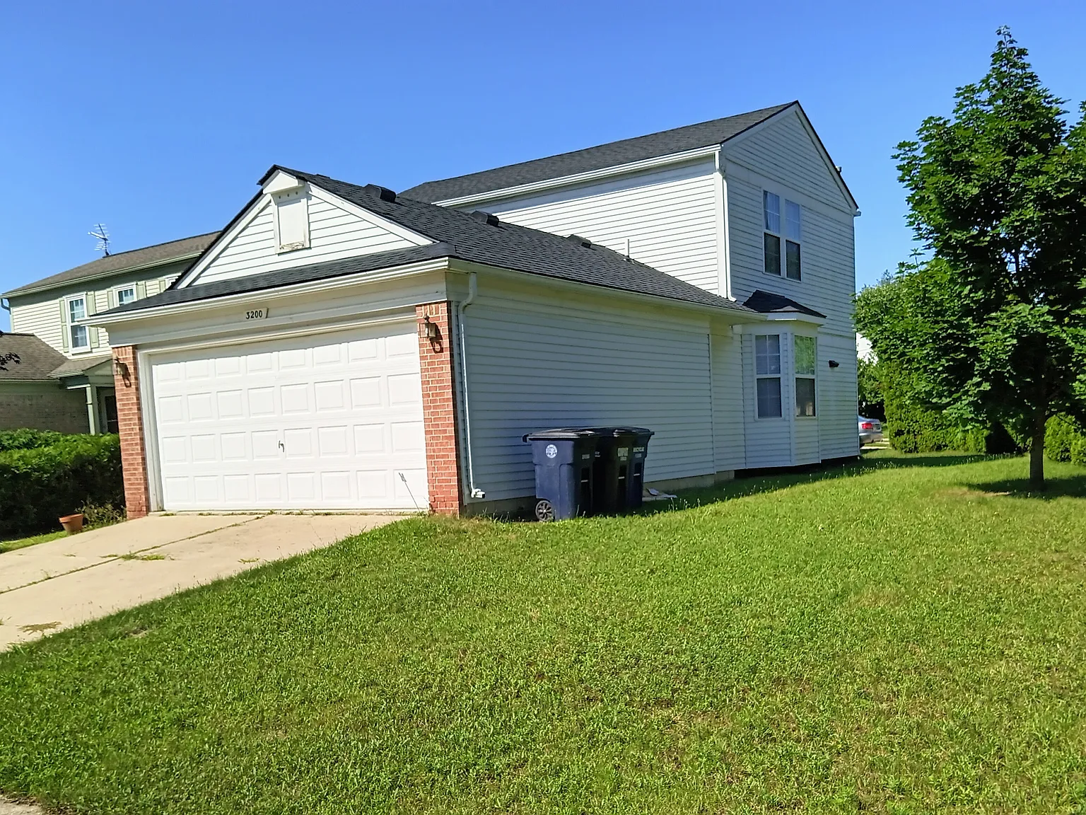 3 bed, 2.5 bath, 2000 sqft, $2,800 — Photo 2