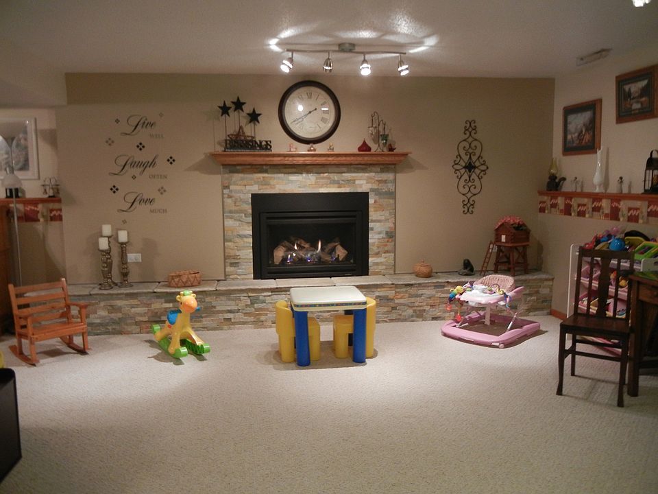 2nd image of 624 9th St NW