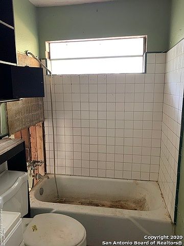 2nd image of 115 Tropicana Pl