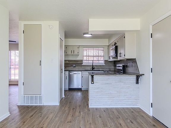 5th image of 1605 NW 46th St