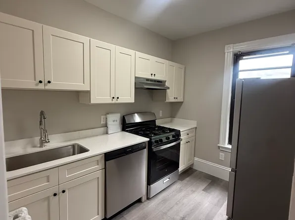 42 Walnut St #2, Somerville, MA 02143