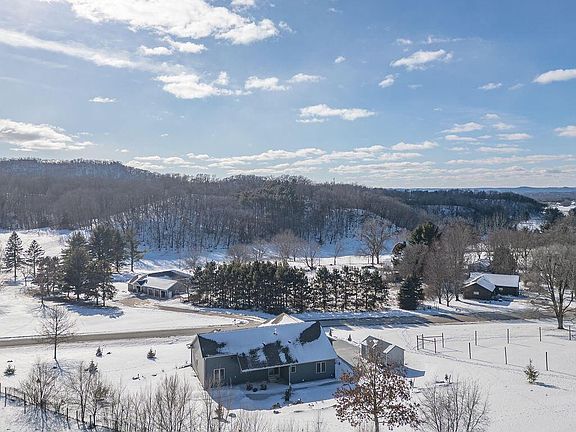 3rd image of W7306 Sylvester ROAD