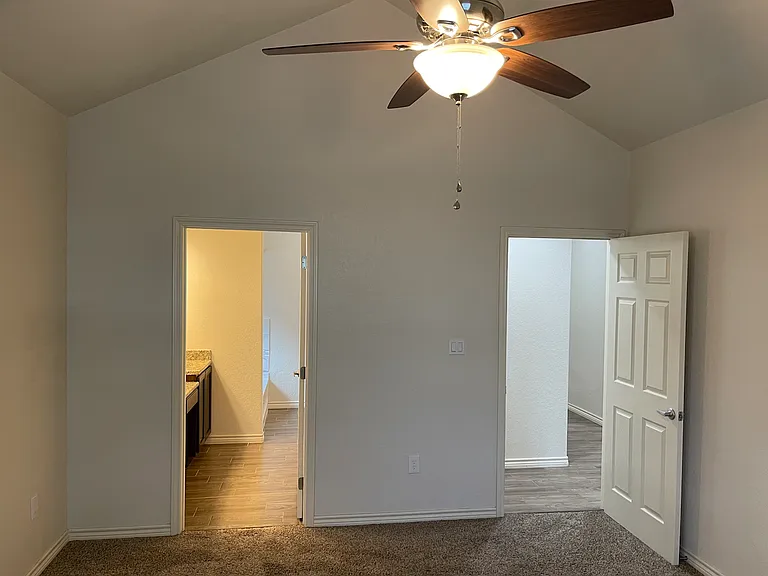 7015 Hallie Rdg — Photo 16