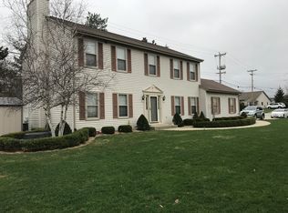 450 Westmoor Dr, Brookfield, WI 53005