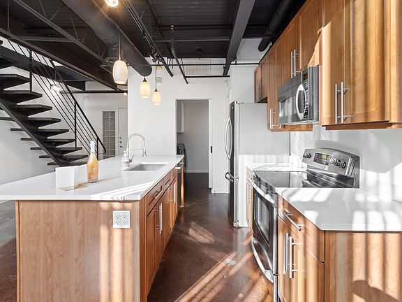 5th image of 3110 Thomas Ave