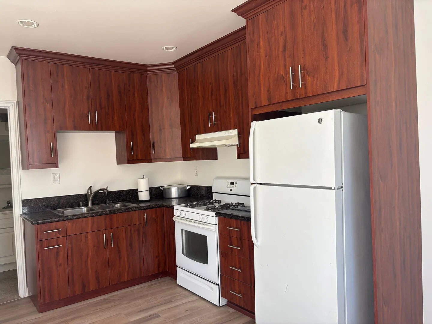 Amazing Standalone 1 Bedroom ADU! — Photo 3