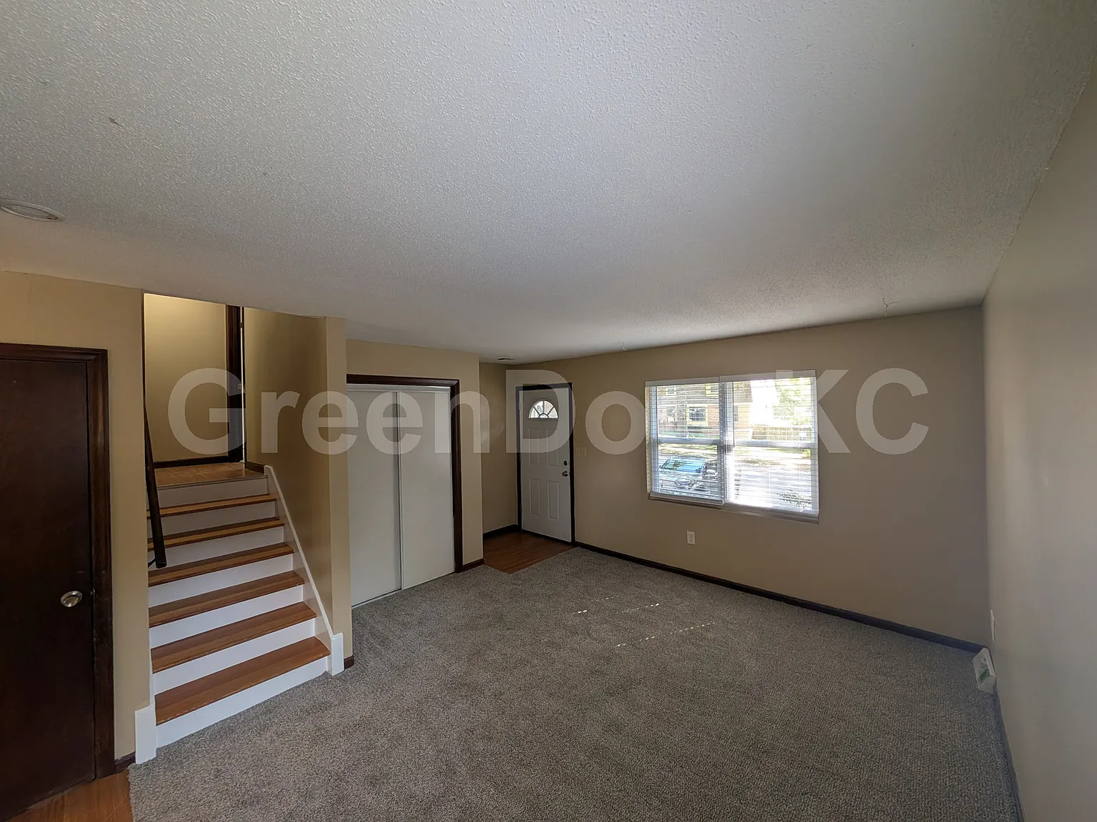 327-329 S Cardinal Drive - 329 — Photo 4