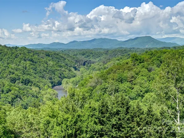 304 Sunset Mountain Rd, Bakersville, NC 28705