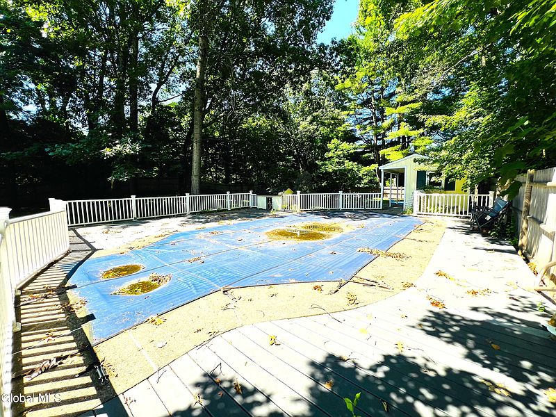 5th image of 7 Woods Way